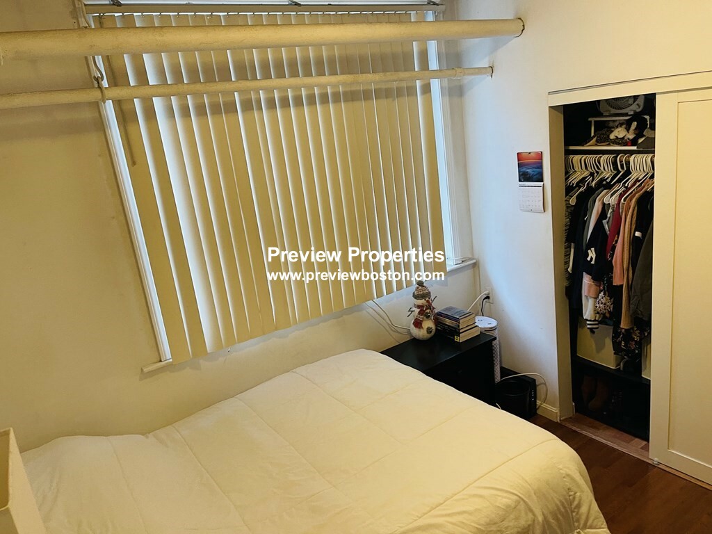 1 bed, 1 bath apartment for rent at 129 Chiswick Rd Unit 3, Brighton — photo 5 of 14