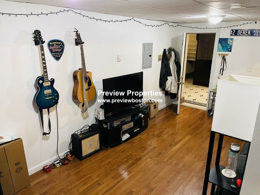 1 bed, 1 bath apartment for rent at 129 Chiswick Rd Unit 3, Brighton — photo 8 of 14