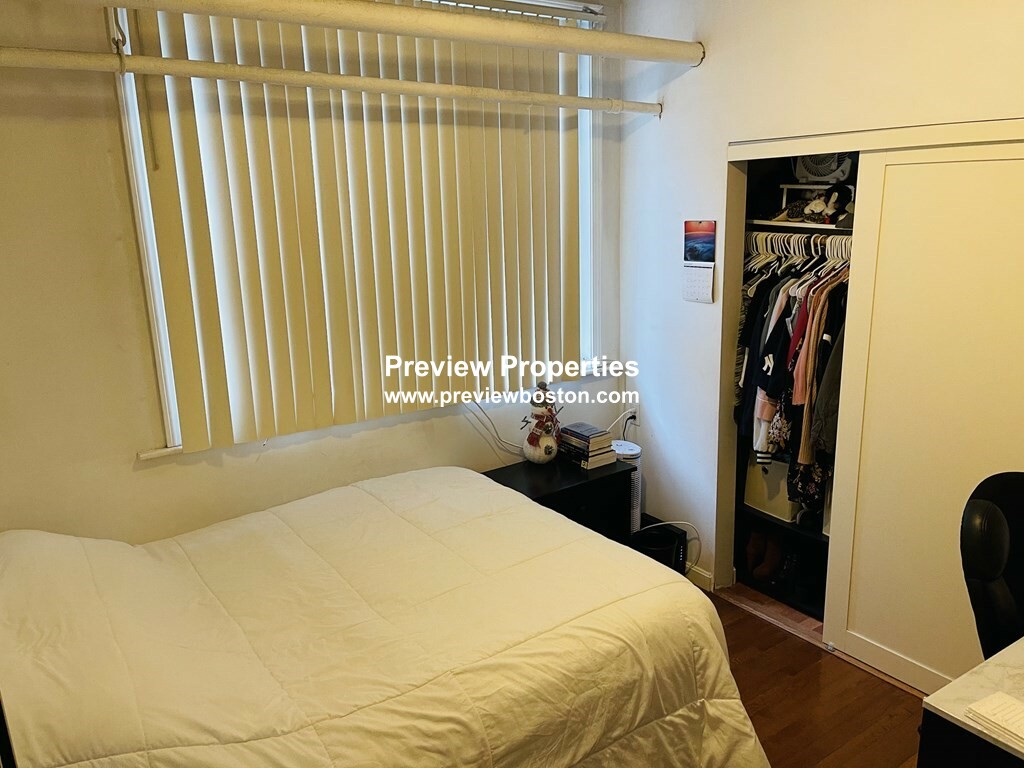 1 bed, 1 bath apartment for rent at 129 Chiswick Rd Unit 3, Brighton — photo 4 of 14
