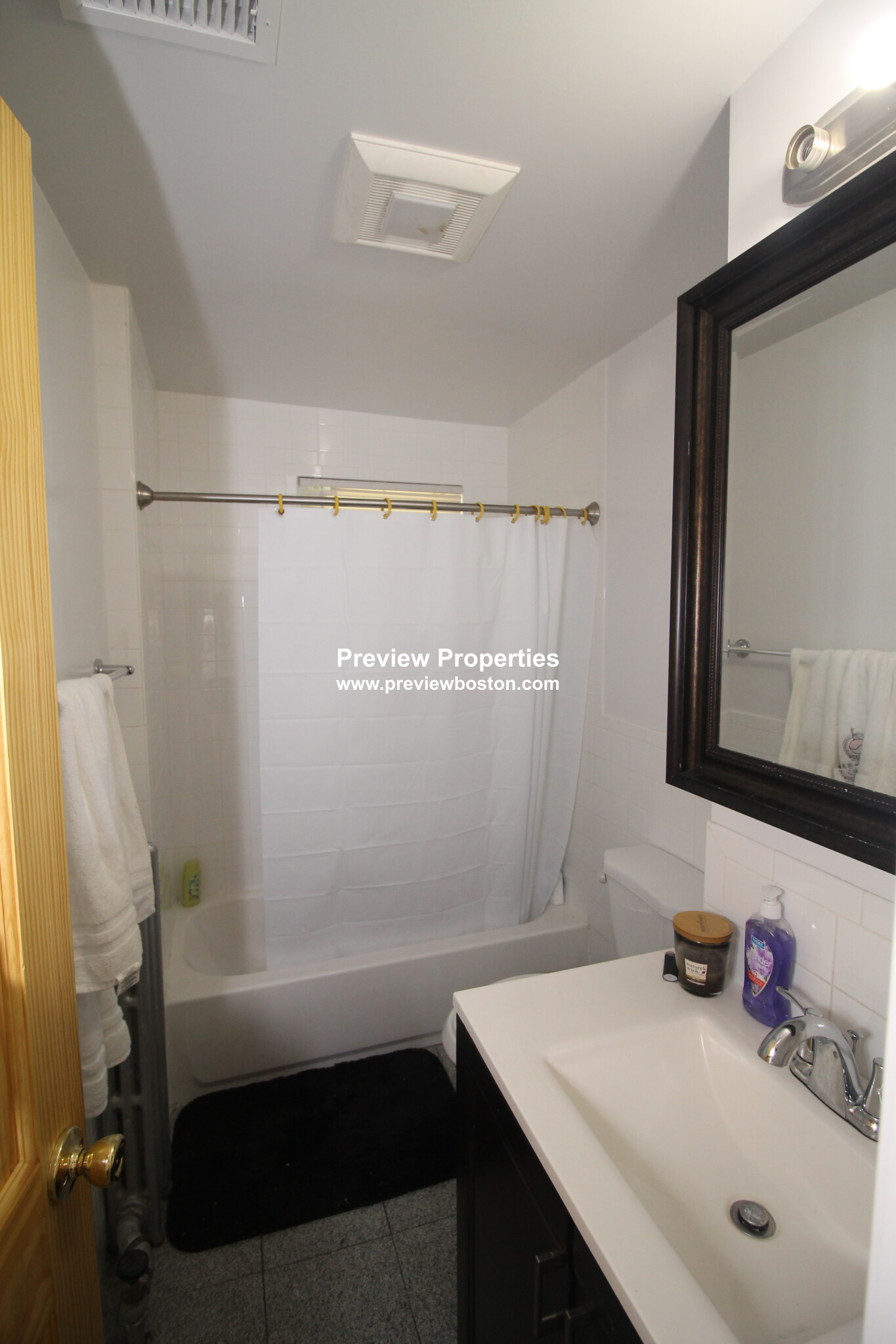 12 Logan St, Roxbury