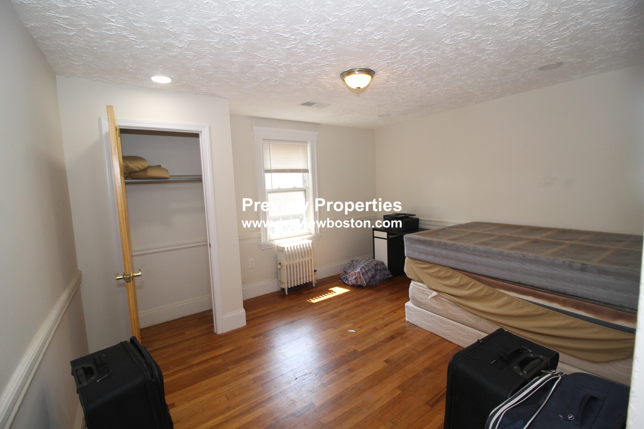 12 Logan St, Roxbury