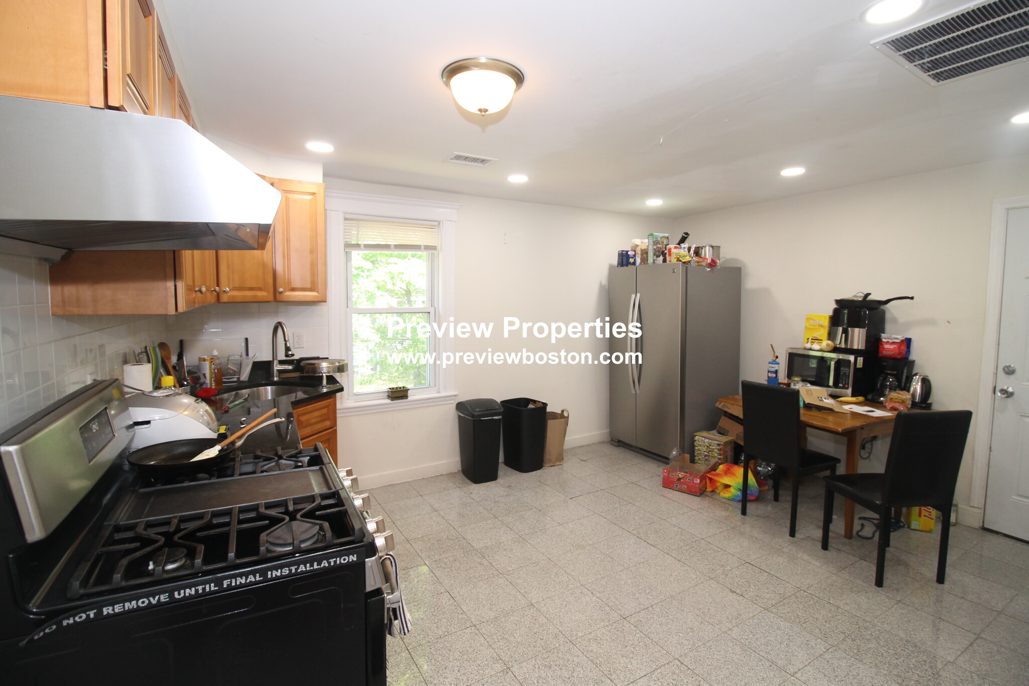 12 Logan St, Roxbury