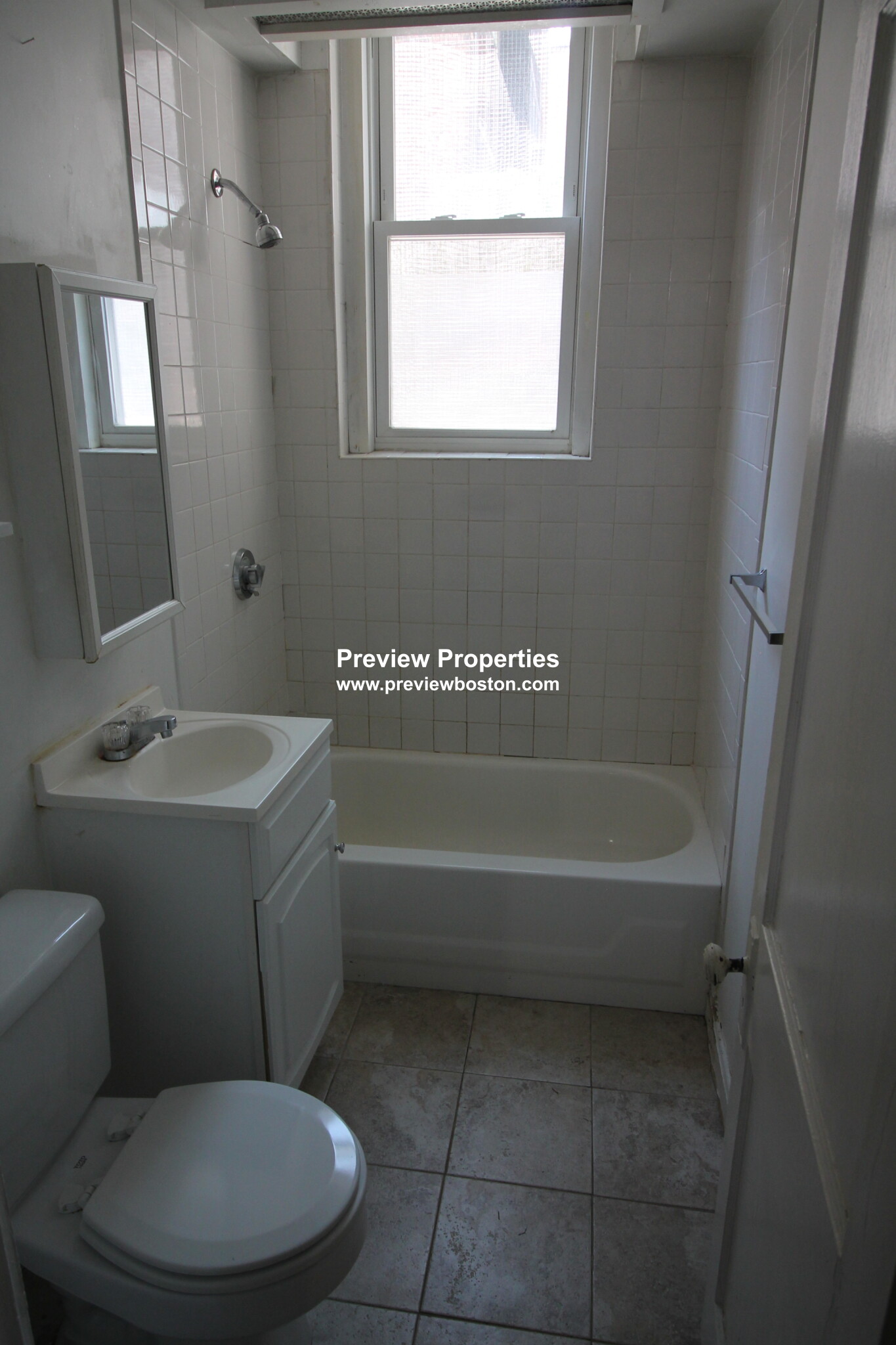 1 bed, 1 bath apartment for rent at 129 Chiswick Rd Unit 3, Brighton — photo 10 of 14