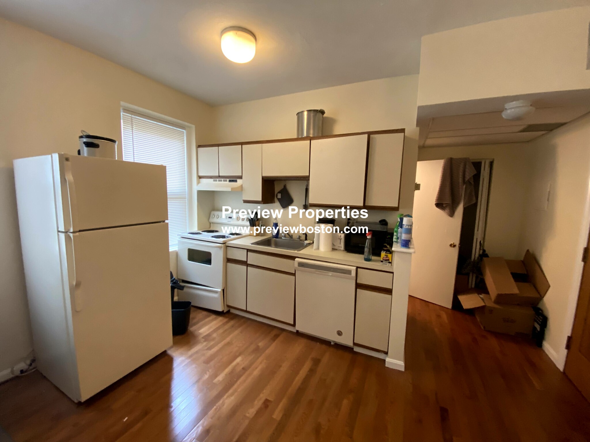 Studio bed, 1 bath apartment for rent at 1427 Commonwealth Ave Unit 304, Brighton — photo 6 of 12