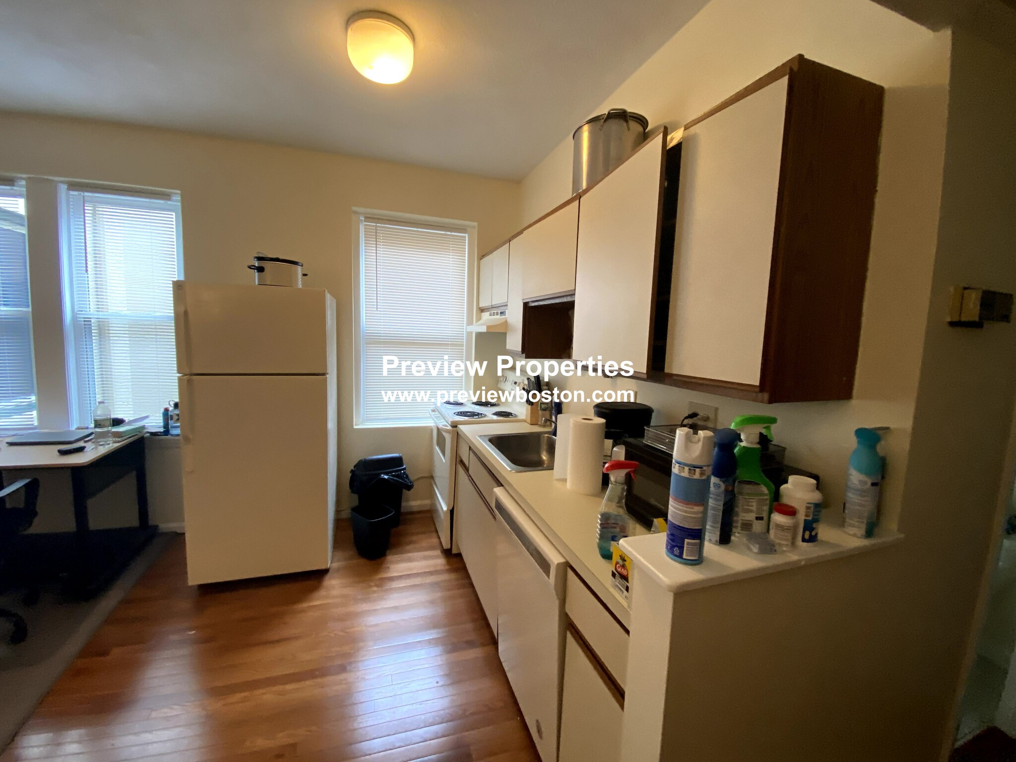Studio bed, 1 bath apartment for rent at 1427 Commonwealth Ave Unit 304, Brighton — photo 2 of 12