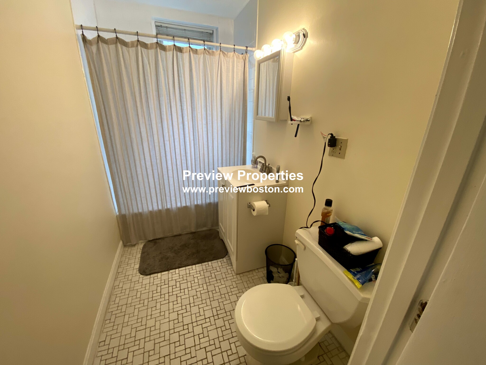 Studio bed, 1 bath apartment for rent at 1427 Commonwealth Ave Unit 304, Brighton — photo 9 of 12