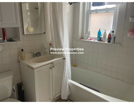 12 Royce Rd, Allston