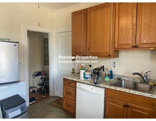 12 Royce Rd, Allston