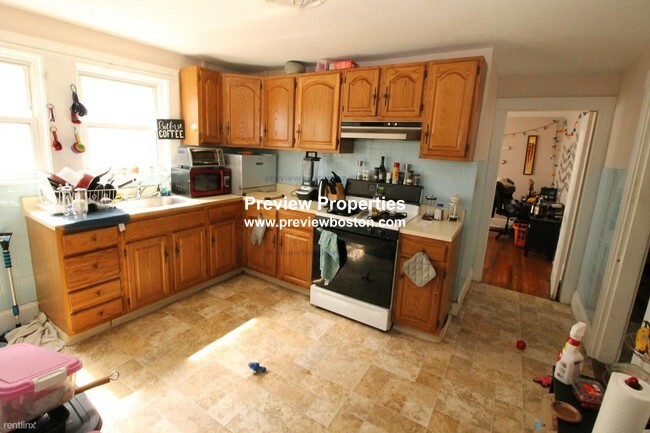 8 Feneno Ter, Allston