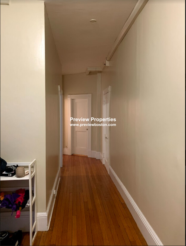 1 bed, 1 bath apartment for rent at 1477 Beacon St Unit 10, Brookline — photo 27 of 41