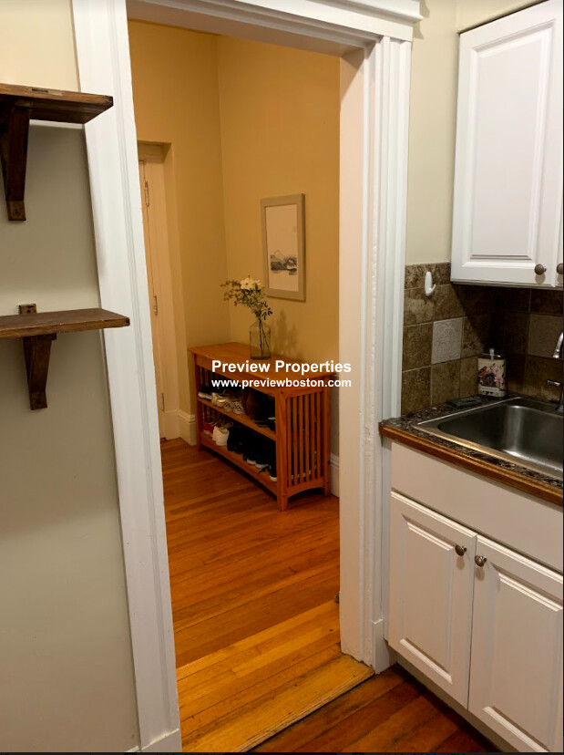 1 bed, 1 bath apartment for rent at 1477 Beacon St Unit 10, Brookline — photo 14 of 41