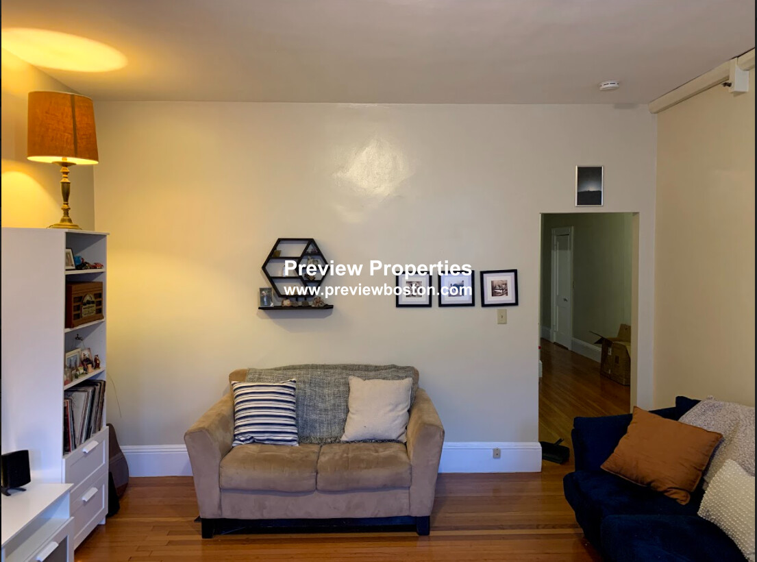 1 bed, 1 bath apartment for rent at 1477 Beacon St Unit 10, Brookline — photo 23 of 41