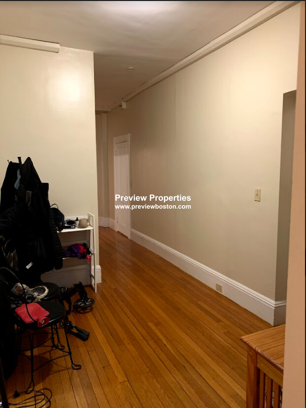 1 bed, 1 bath apartment for rent at 1477 Beacon St Unit 10, Brookline — photo 28 of 41