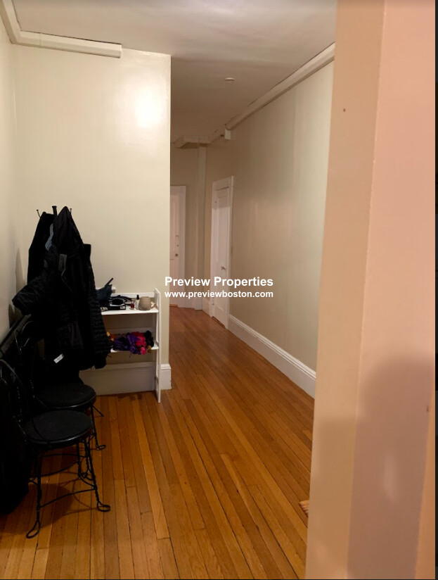 1 bed, 1 bath apartment for rent at 1477 Beacon St Unit 10, Brookline — photo 29 of 41
