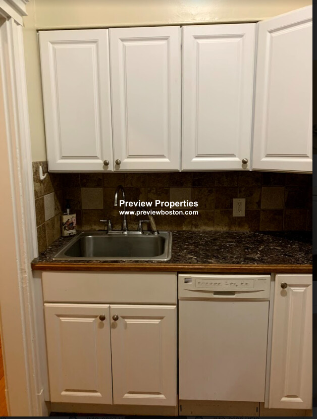 1 bed, 1 bath apartment for rent at 1477 Beacon St Unit 10, Brookline — photo 40 of 41