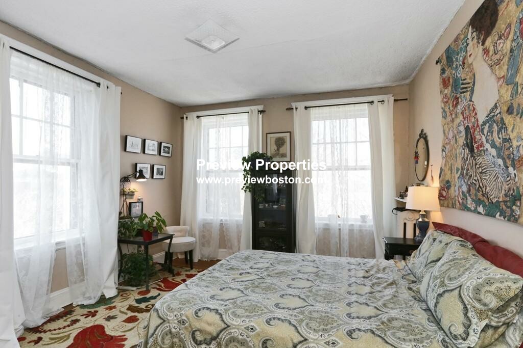 2 bed, 1 bath apartment for rent at 72 Strathmore Rd Unit 11B, Brighton
