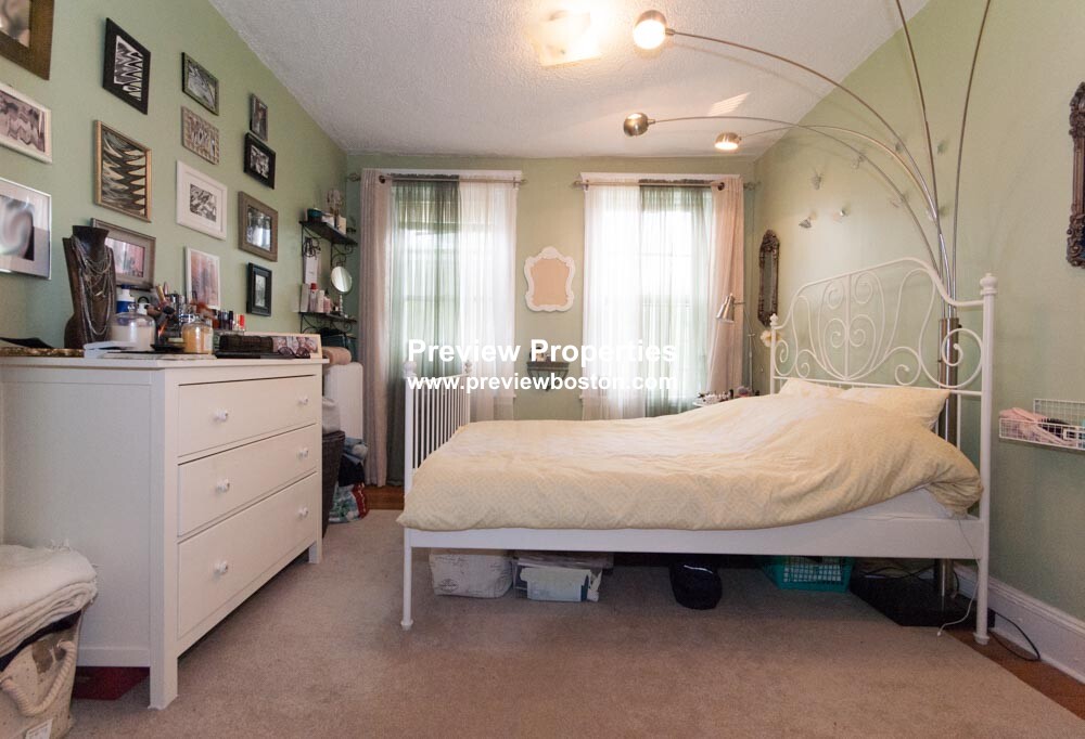 2 bed, 1 bath apartment for rent at 72 Strathmore Rd Unit 11B, Brighton — photo 2 of 10