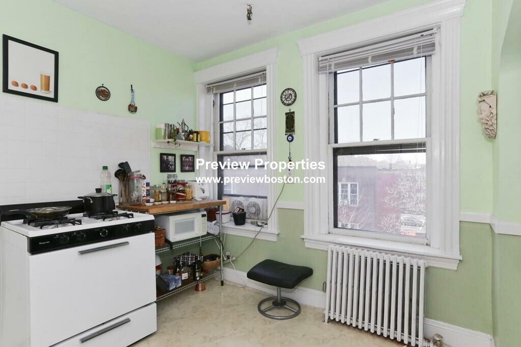 2 bed, 1 bath apartment for rent at 72 Strathmore Rd Unit 11B, Brighton — photo 8 of 10