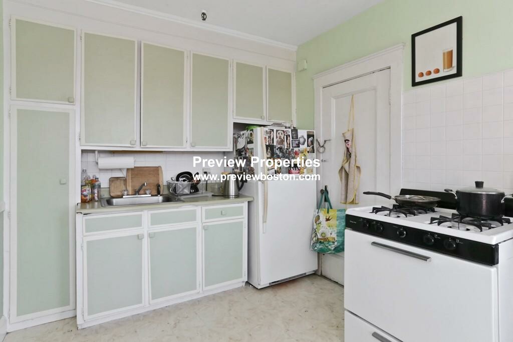 2 bed, 1 bath apartment for rent at 72 Strathmore Rd Unit 11B, Brighton — photo 7 of 10