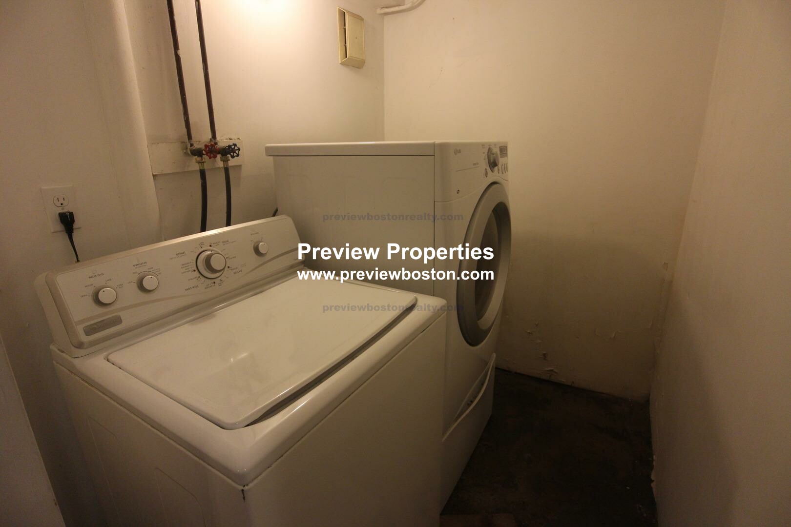 124 Columbia St, Brookline Hills