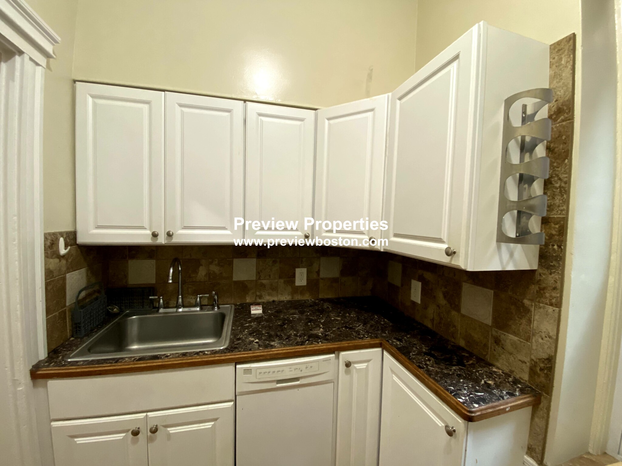 1 bed, 1 bath apartment for rent at 1477 Beacon St Unit 10, Brookline — photo 3 of 41