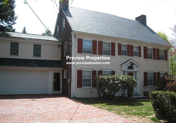 6 bed, 4+ bath apartment for rent at 12 Surrey Rd Unit 0, Newton — photo 1 of 31