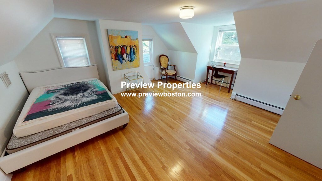 6 bed, 4+ bath apartment for rent at 12 Surrey Rd Unit 0, Newton — photo 18 of 31