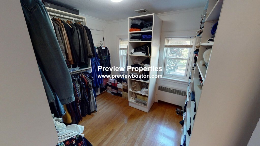 6 bed, 4+ bath apartment for rent at 12 Surrey Rd Unit 0, Newton — photo 10 of 31