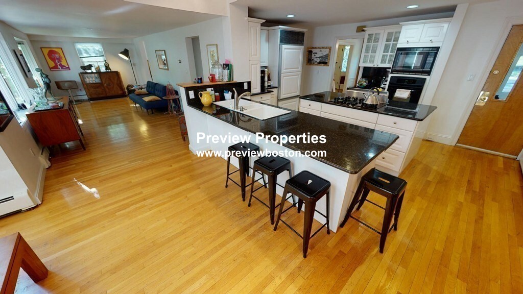 6 bed, 4+ bath apartment for rent at 12 Surrey Rd Unit 0, Newton — photo 28 of 31