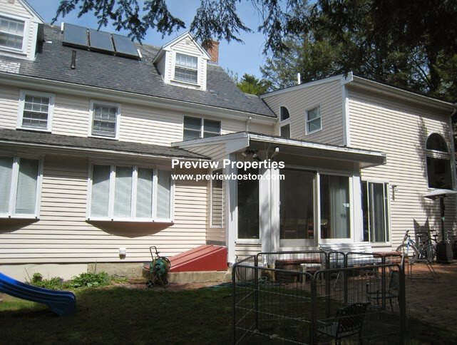 6 bed, 4+ bath apartment for rent at 12 Surrey Rd Unit 0, Newton — photo 2 of 31