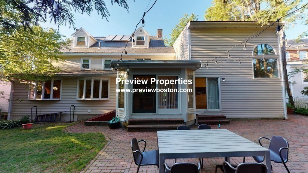 6 bed, 4+ bath apartment for rent at 12 Surrey Rd Unit 0, Newton — photo 23 of 31