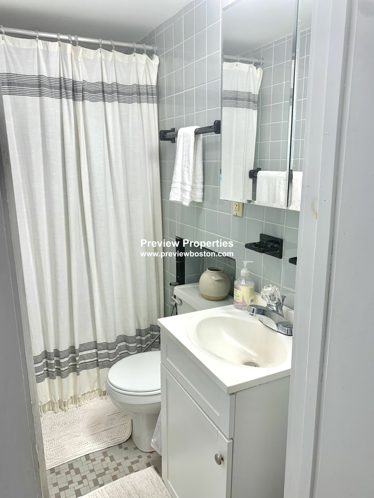 26 Commonwealth Ter, Brighton