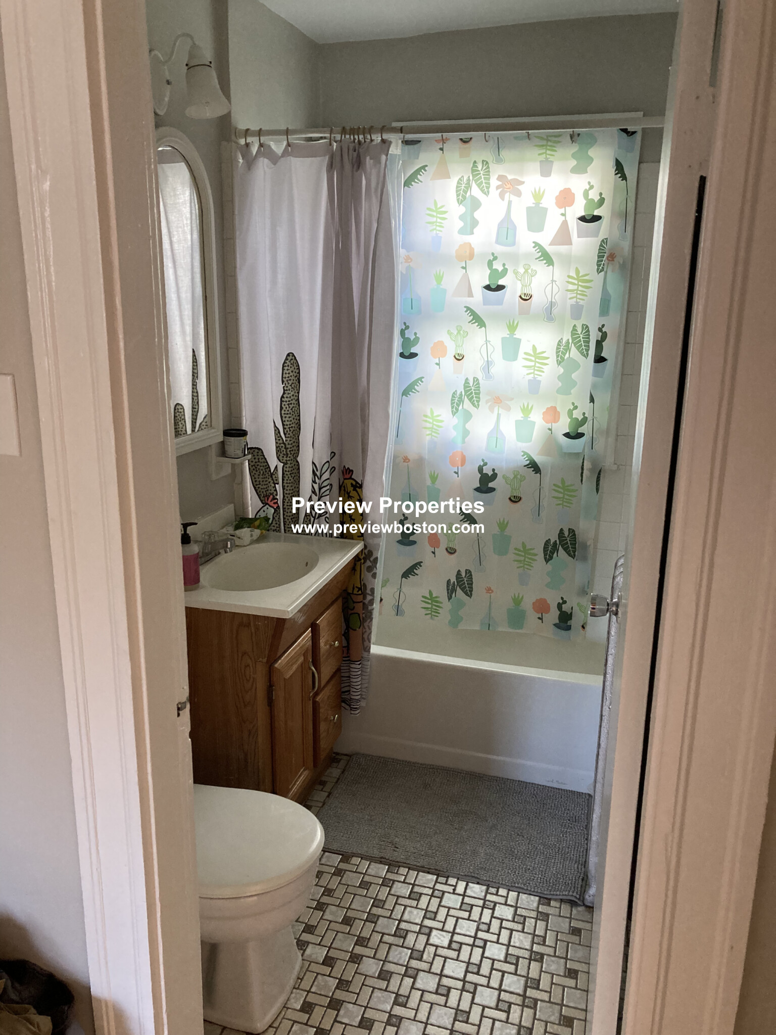 2 bed, 1 bath apartment for rent at 8 Woodside Ave Unit 2, Jamaica Plain — photo 4 of 11