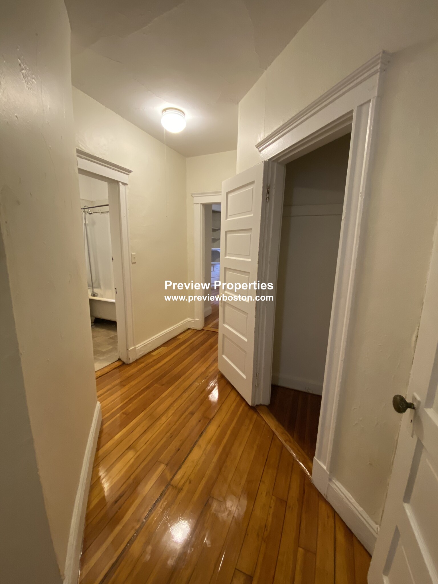 3 bed, 1 bath apartment for rent at 15 Mount Hood Rd Unit 2, Brighton — photo 4 of 14