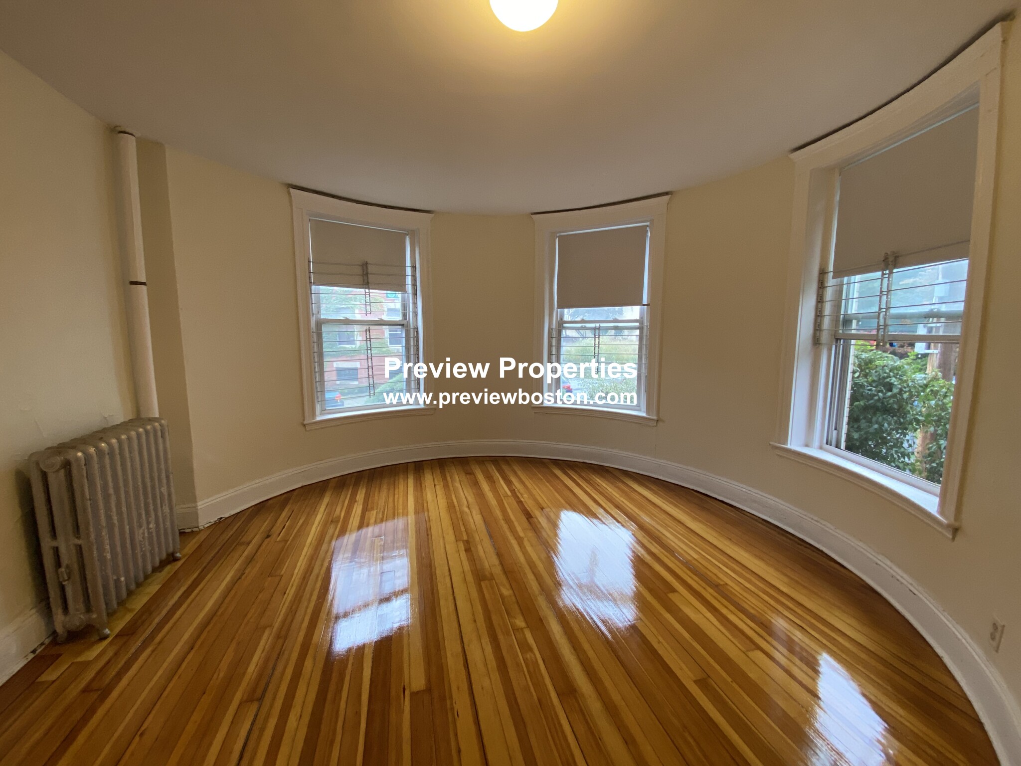 3 bed, 1 bath apartment for rent at 15 Mount Hood Rd Unit 2, Brighton — photo 2 of 14