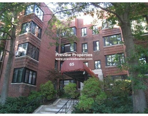 65 Strathmore Rd, Brighton