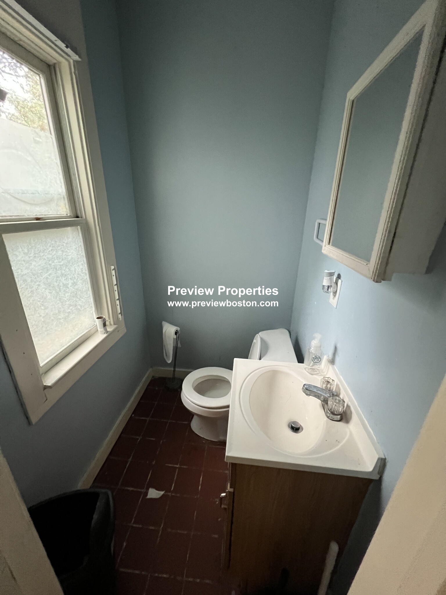 6 bed, 2.5 bath apartment for rent at 4 Folsom Ave Unit N/A, Roxbury — photo 13 of 16