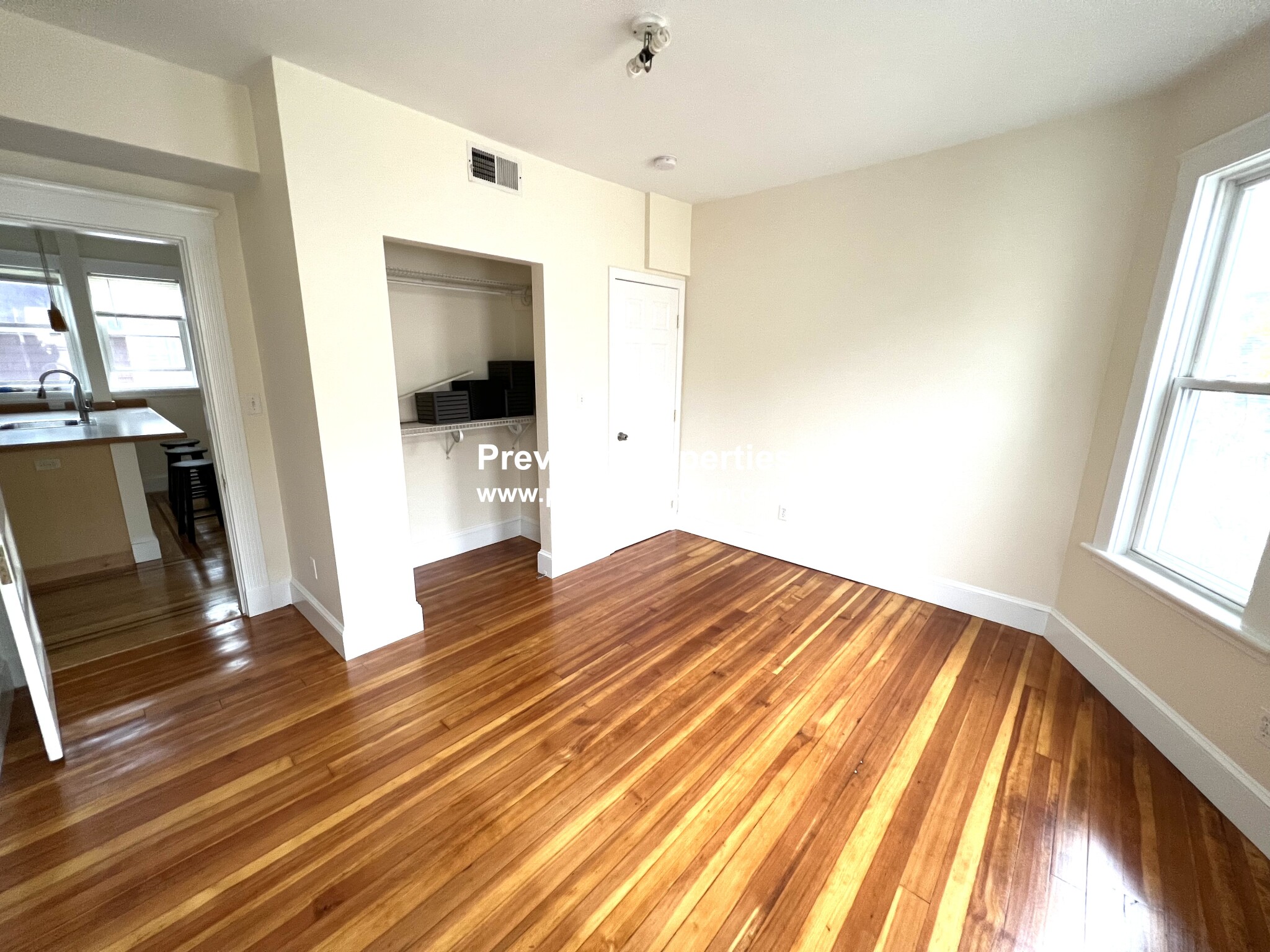 3 bed, 1 bath apartment for rent at 86 Easton St Unit 2, Allston — photo 5 of 11