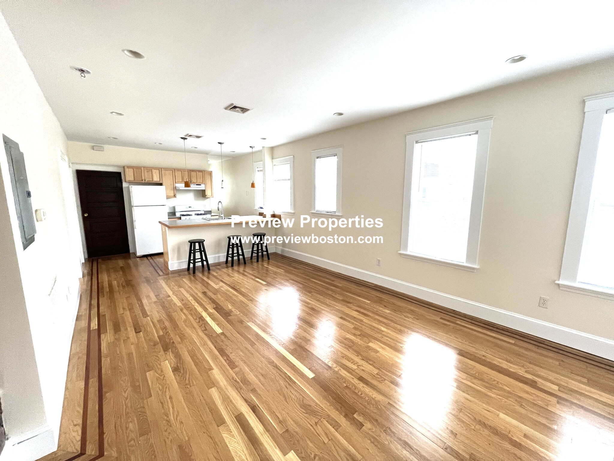 3 bed, 1 bath apartment for rent at 86 Easton St Unit 2, Allston — photo 2 of 11