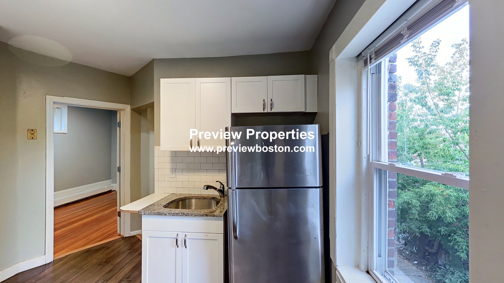 3 bed, 1 bath apartment for rent at 4 Weld Ave Unit 3, Roxbury — photo 2 of 14