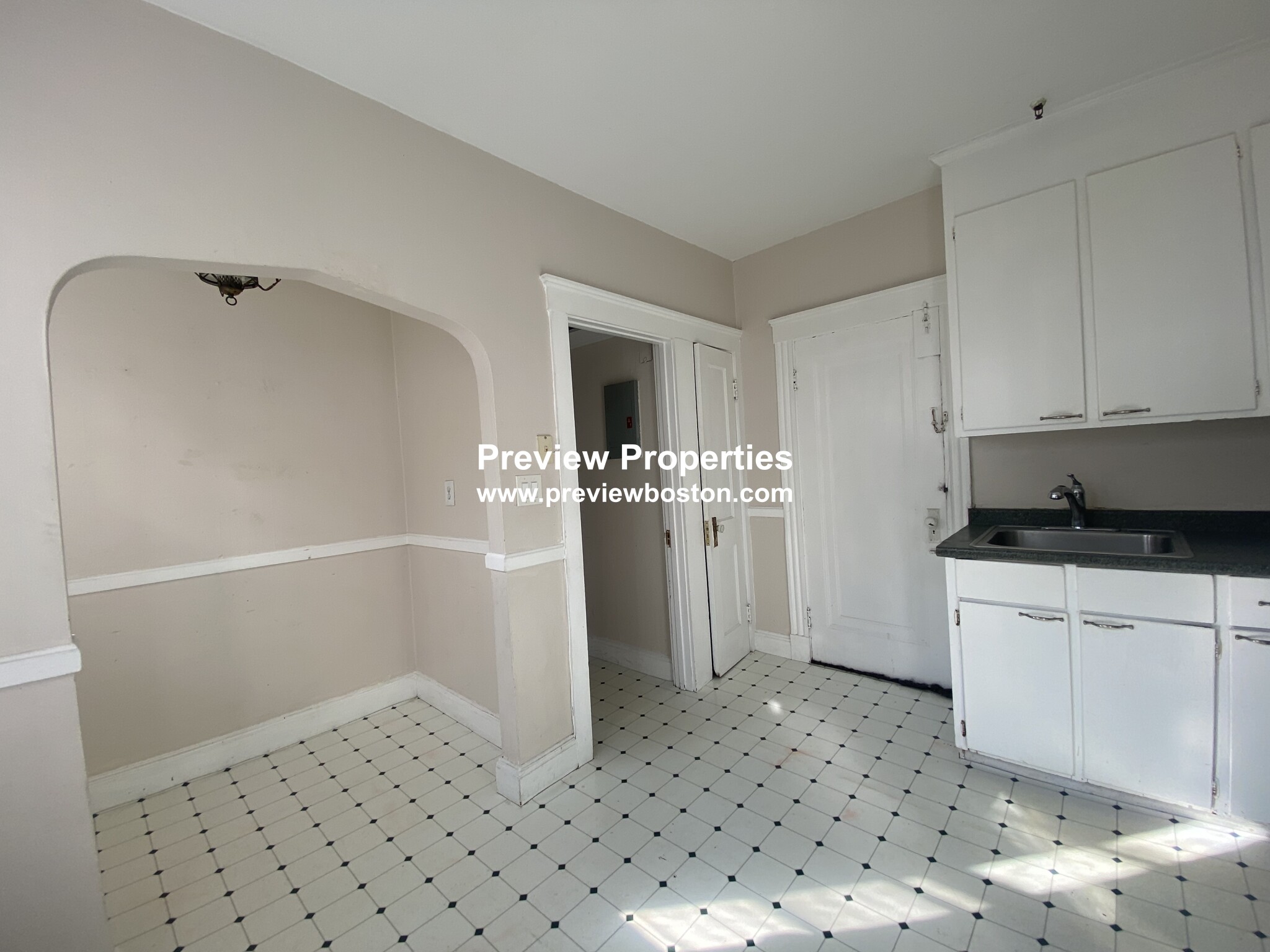 3 bed, 1 bath apartment for rent at 72 Strathmore Rd Unit 6B, Brighton — photo 10 of 17