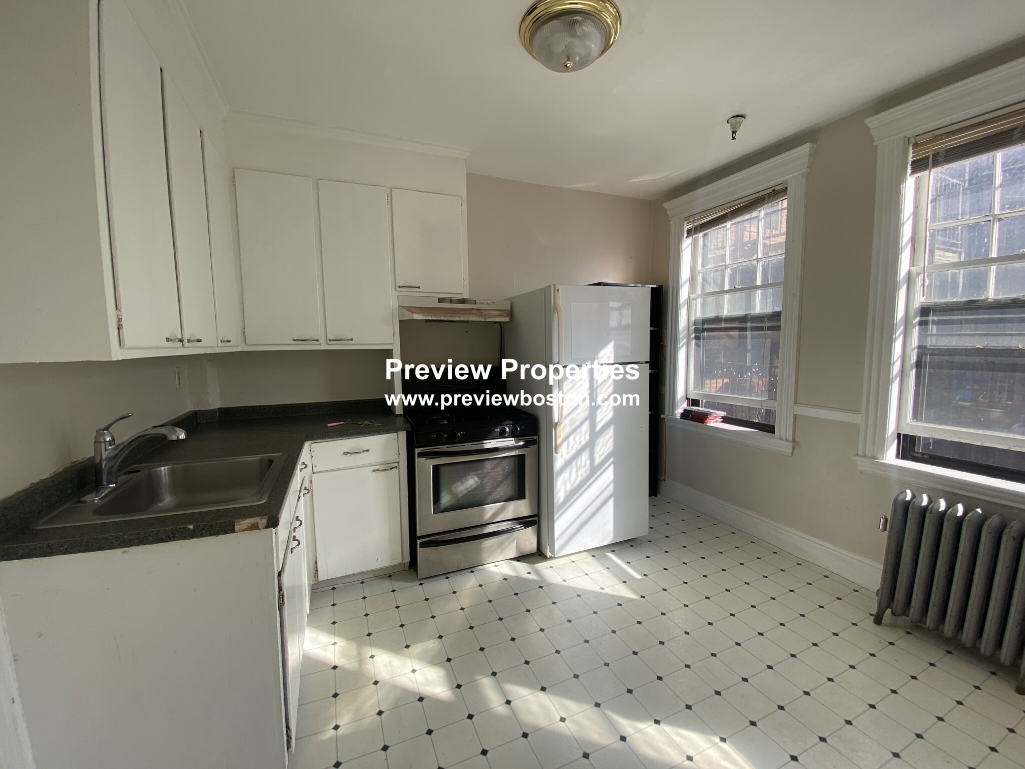 3 bed, 1 bath apartment for rent at 72 Strathmore Rd Unit 6B, Brighton — photo 9 of 17