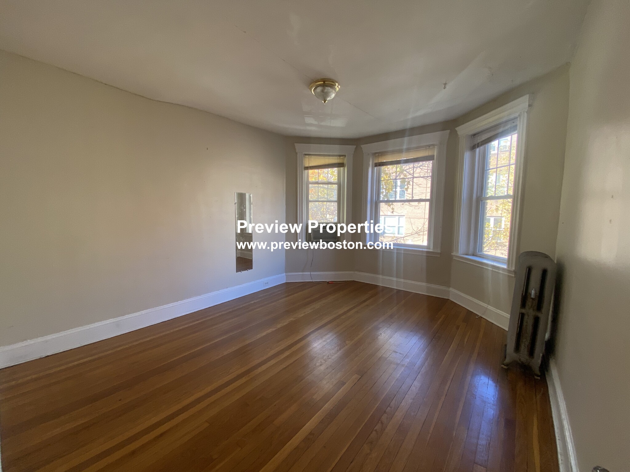 3 bed, 1 bath apartment for rent at 72 Strathmore Rd Unit 6B, Brighton — photo 5 of 17