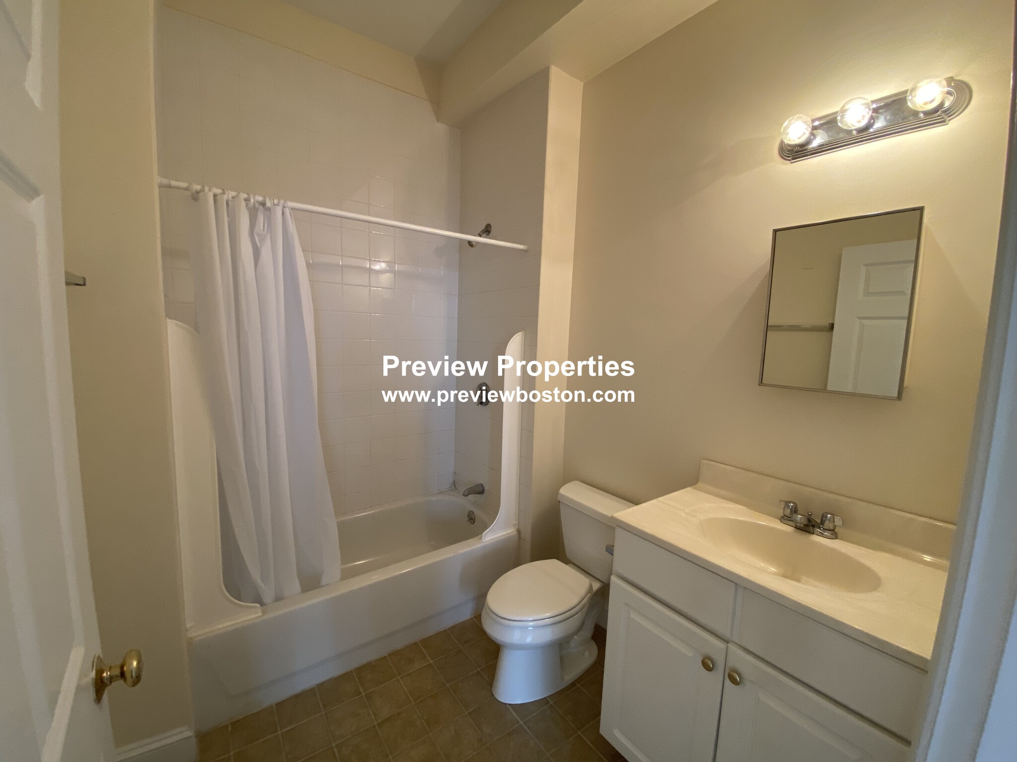 9 Gardner Ter, Allston