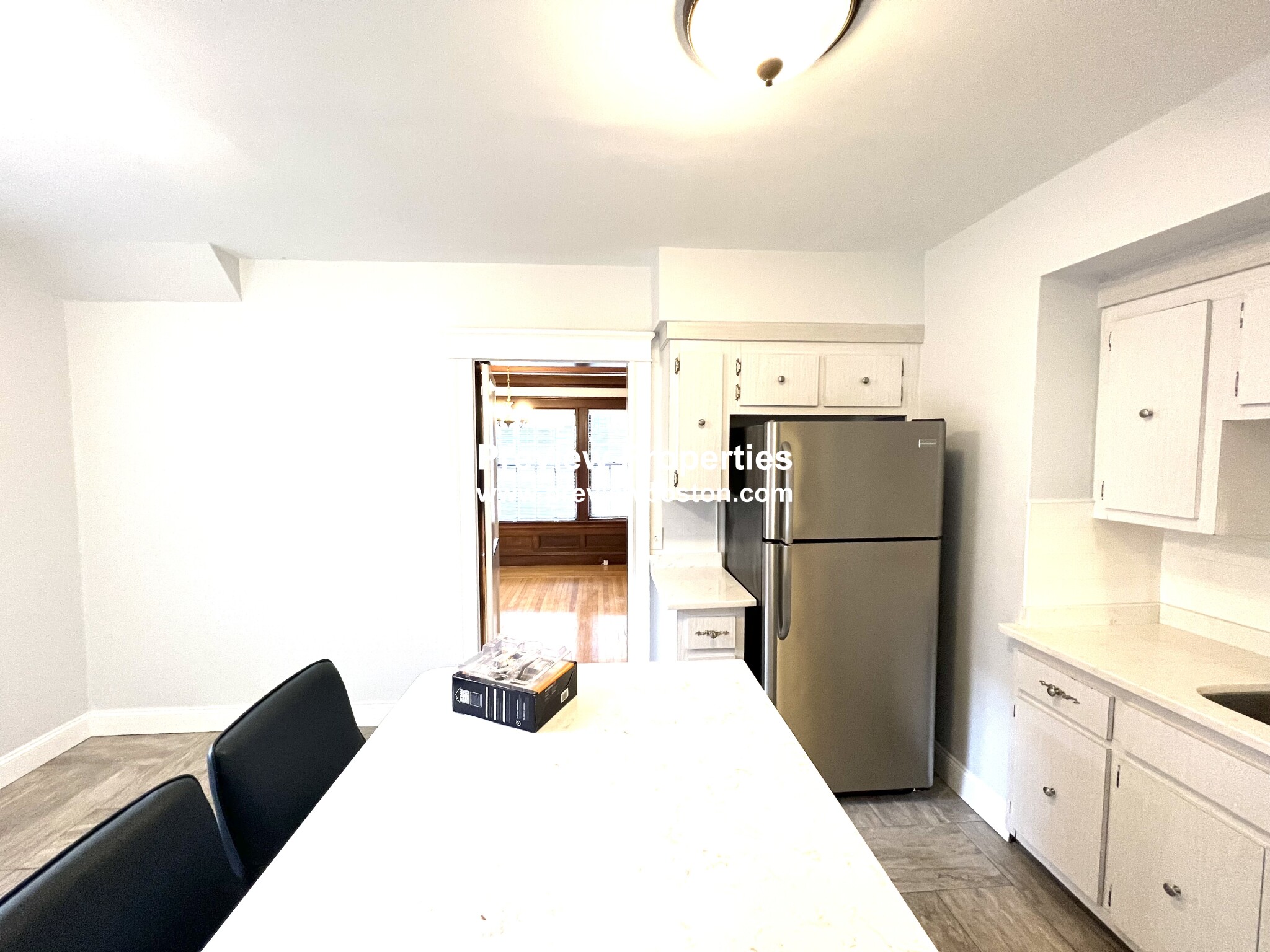 3 bed, 2 bath apartment for rent at 214 Commonwealth Ave Unit 101, Newton — photo 14 of 33