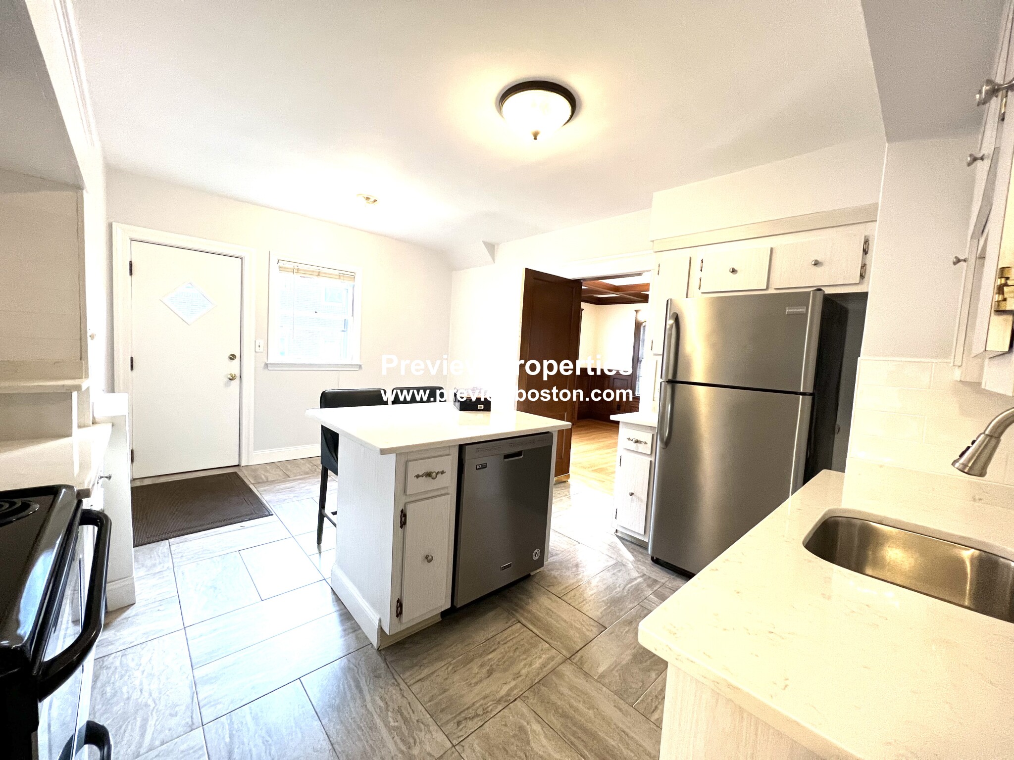 3 bed, 2 bath apartment for rent at 214 Commonwealth Ave Unit 101, Newton — photo 16 of 33