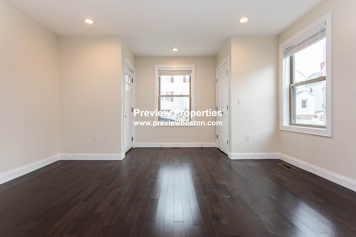 478 Fulton St, Medford