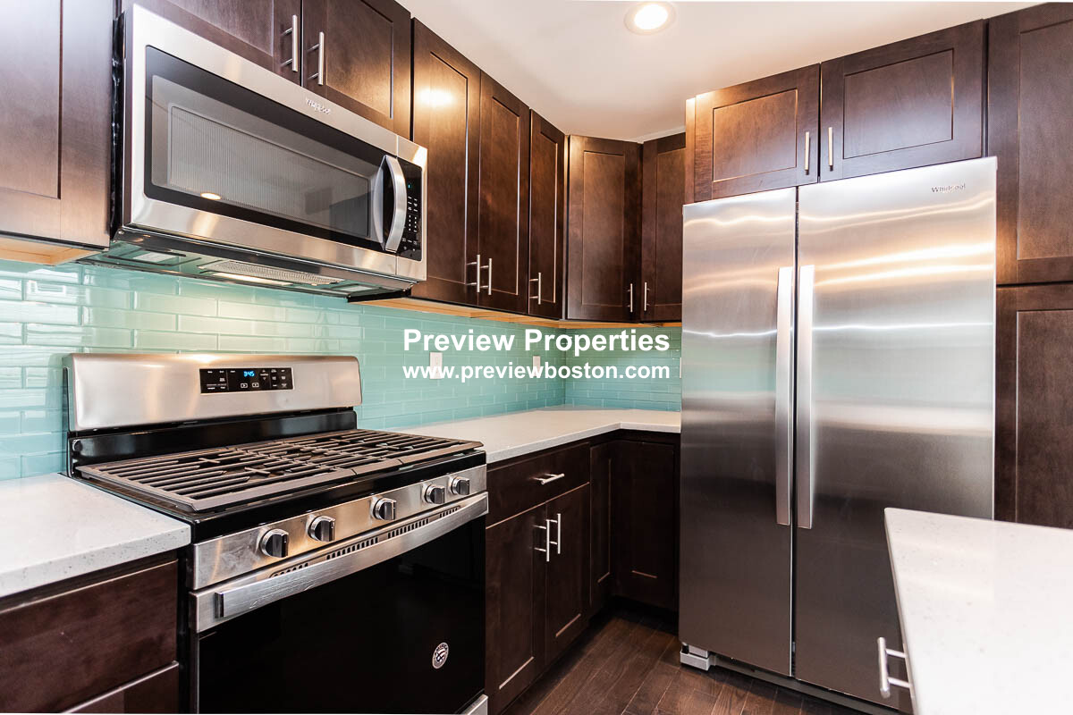 478 Fulton St, Medford