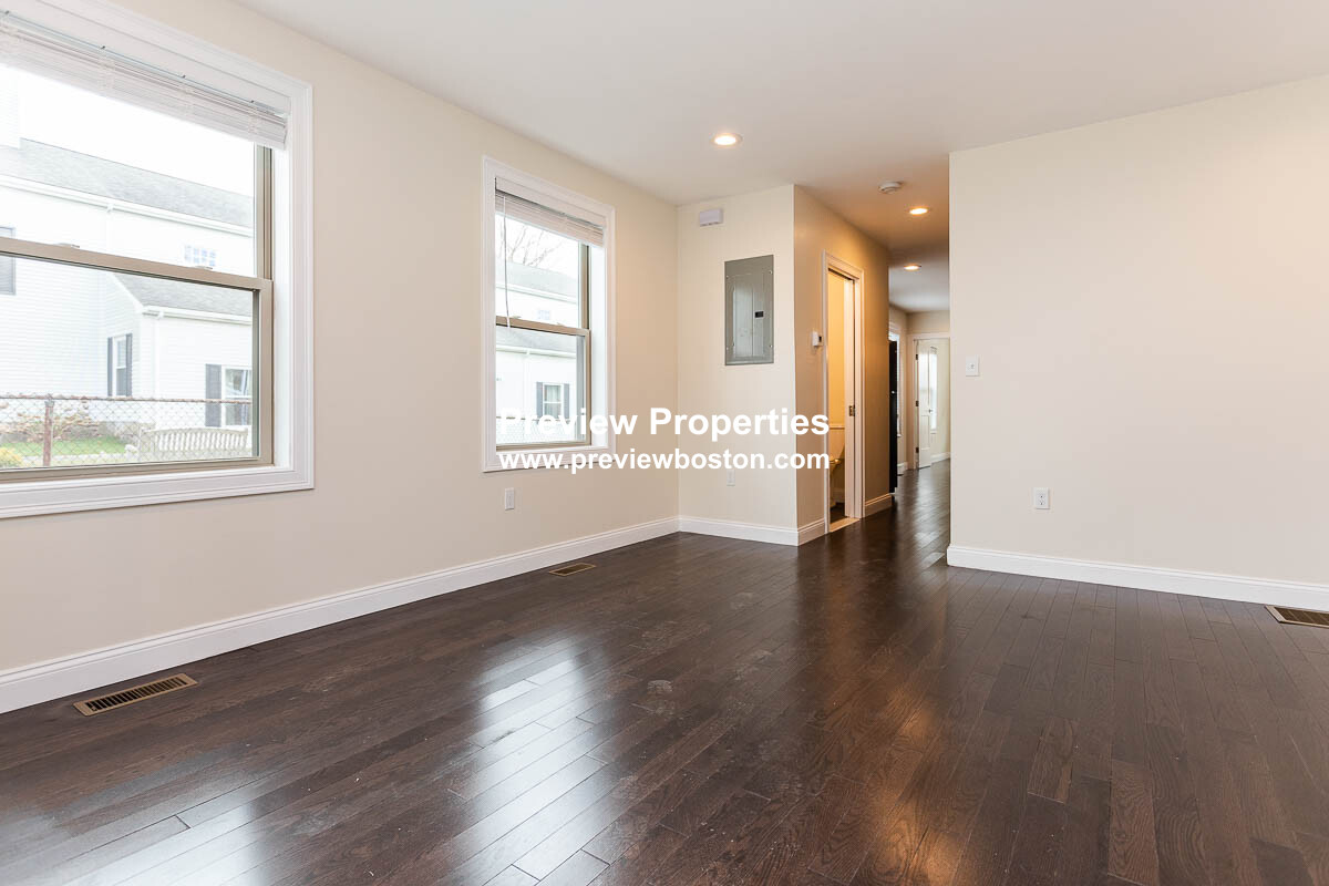 478 Fulton St, Medford