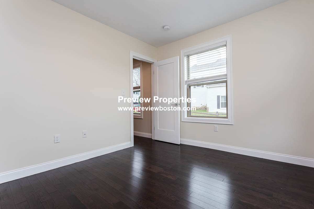 478 Fulton St, Medford